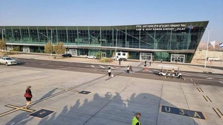انطلاق أول رحلة لفلسطينيين عبر مطار "رامون"